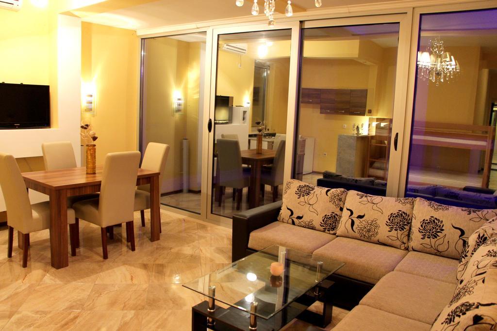Crystal Apartments อุลซิน ภายนอก รูปภาพ