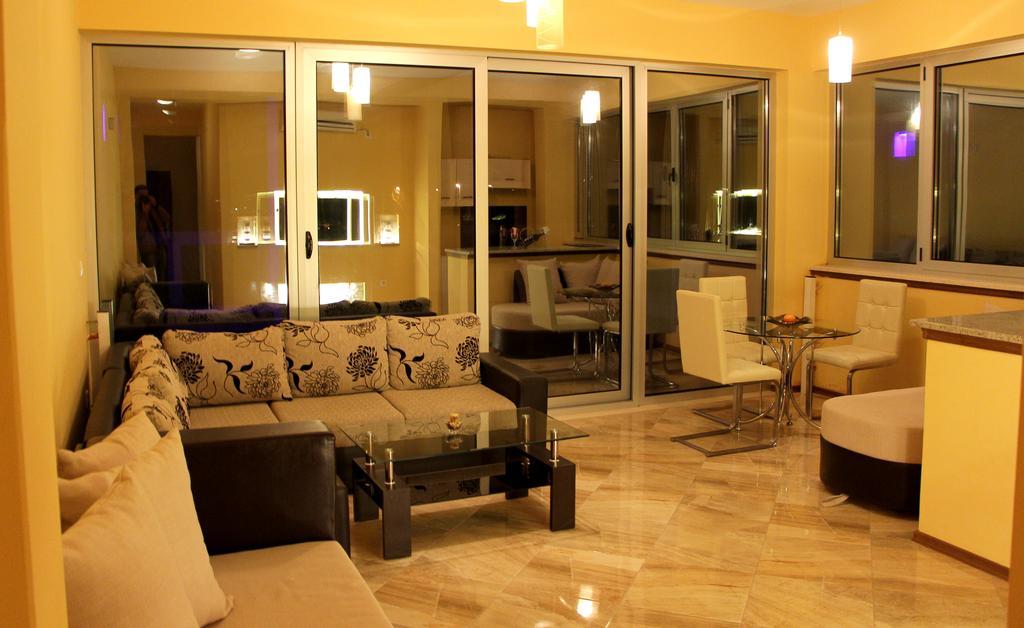 Crystal Apartments อุลซิน ภายนอก รูปภาพ