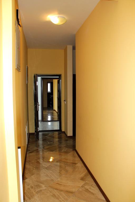 Crystal Apartments อุลซิน ภายนอก รูปภาพ
