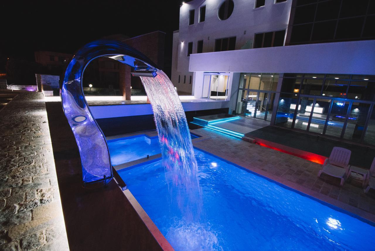 Crystal Apartments อุลซิน ภายนอก รูปภาพ