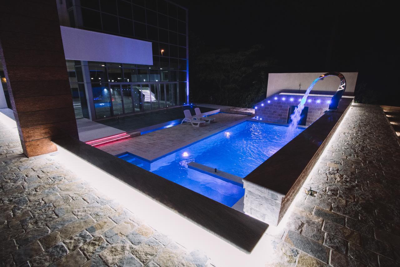 Crystal Apartments อุลซิน ภายนอก รูปภาพ
