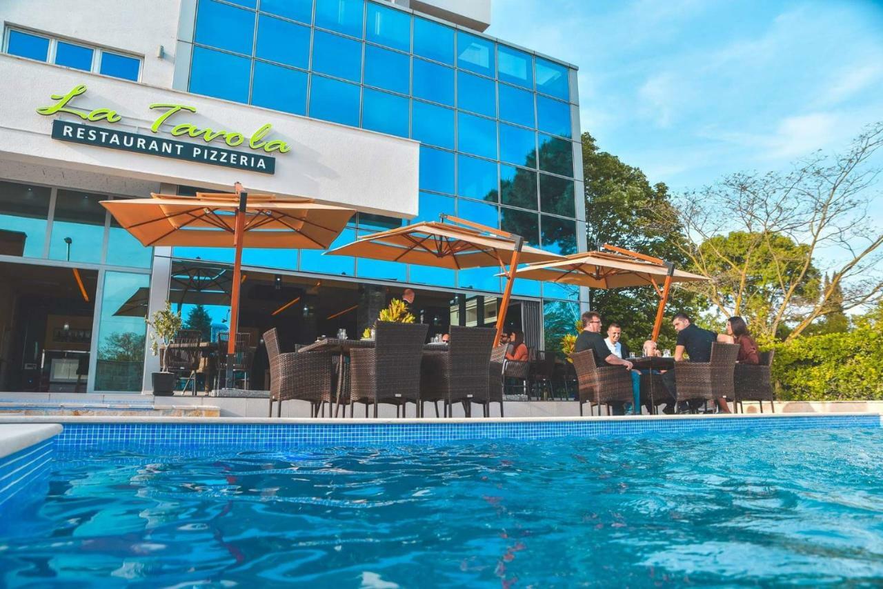 Crystal Apartments อุลซิน ภายนอก รูปภาพ